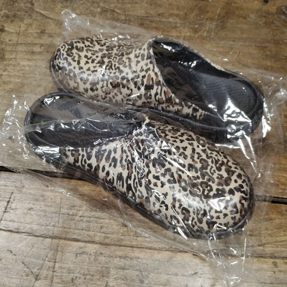 OOFOS Oocloog M8 W10 Clog Leopard Recovery Shoes NEW Slip On Sandal